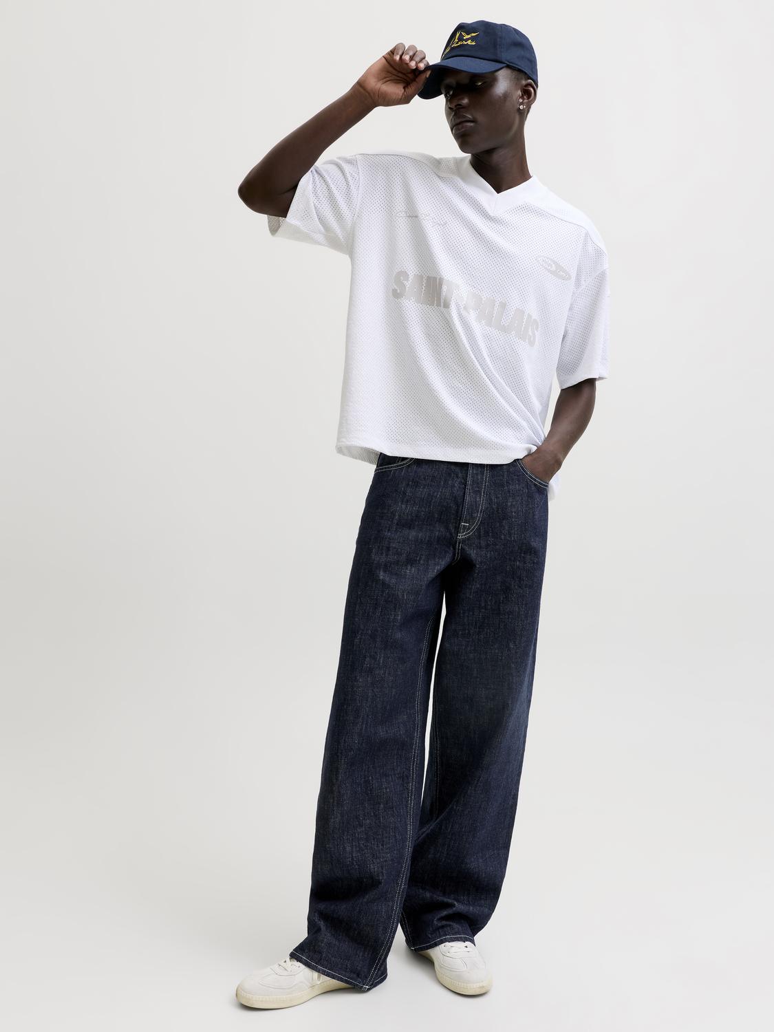 model_shot-creative